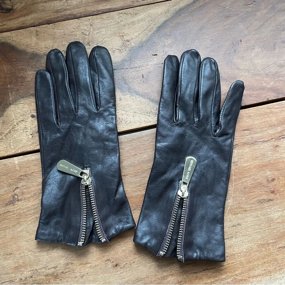 Michael Kors Black Leather Zip Wrist Gloves